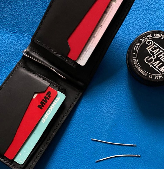 Зажим для купюр с отделением для карт (чёрн.)