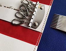 Ключница из натуральной кожи (красный/белый)