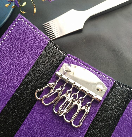 Ключница из натуральной кожи (черн/фиолет)