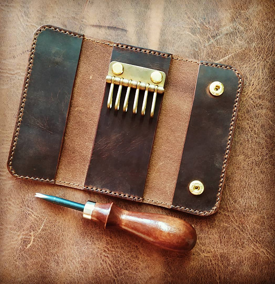 Ключница на 6 ключей из натуральной кожи